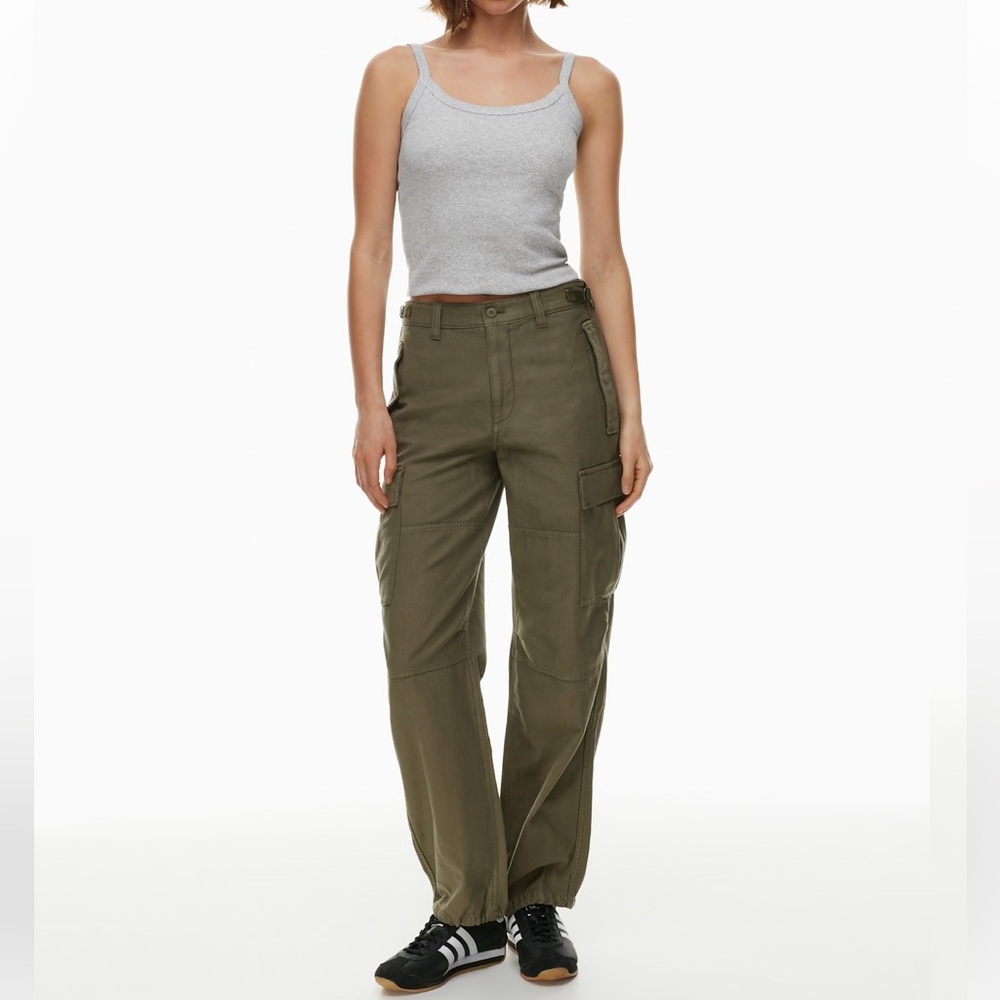 NWT Aritzia cargo pant size 6